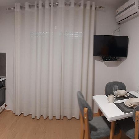 Comfy Apartment- Sunny Balcony Tirana Exterior photo