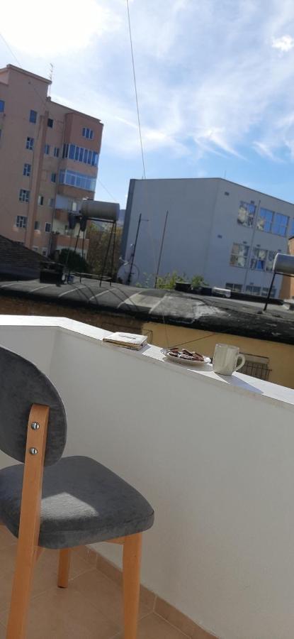 Comfy Apartment- Sunny Balcony Tirana Exterior photo